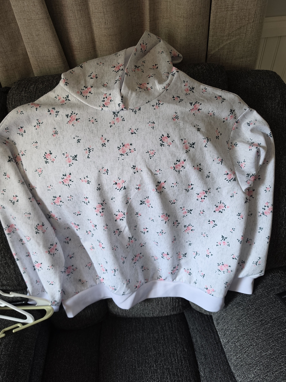 SHEIN White Mock Neck Sweatshirt with Pink Floral Print